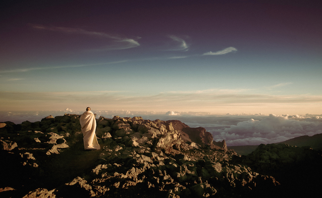 Le toit du monde (photo par Robin Benad : https://unsplash.com/search/zen?photo=NKV6xXErcyY)